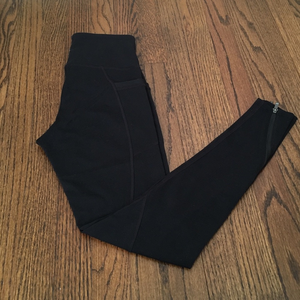 NEW Athleta Chaturanga Tights / Yoga Pants - Picture 3 of 6
